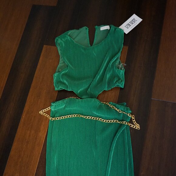 12th Tribe Dresses & Skirts - Emerald Green Dress